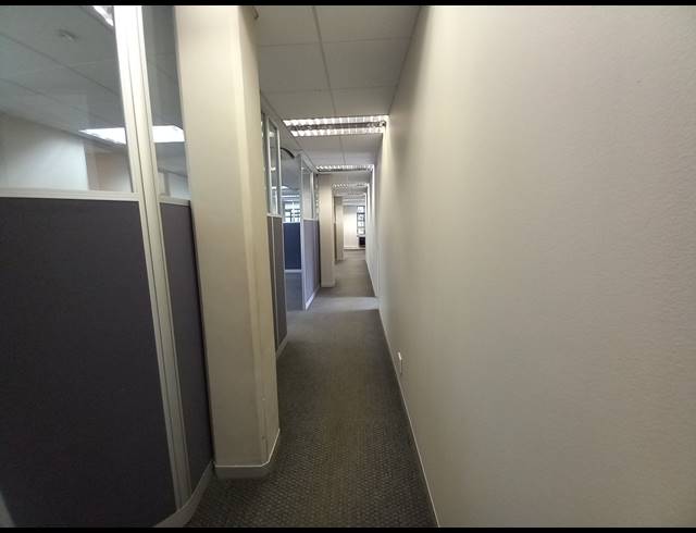 427M² OFFICE TO LET IN BRYANSTON